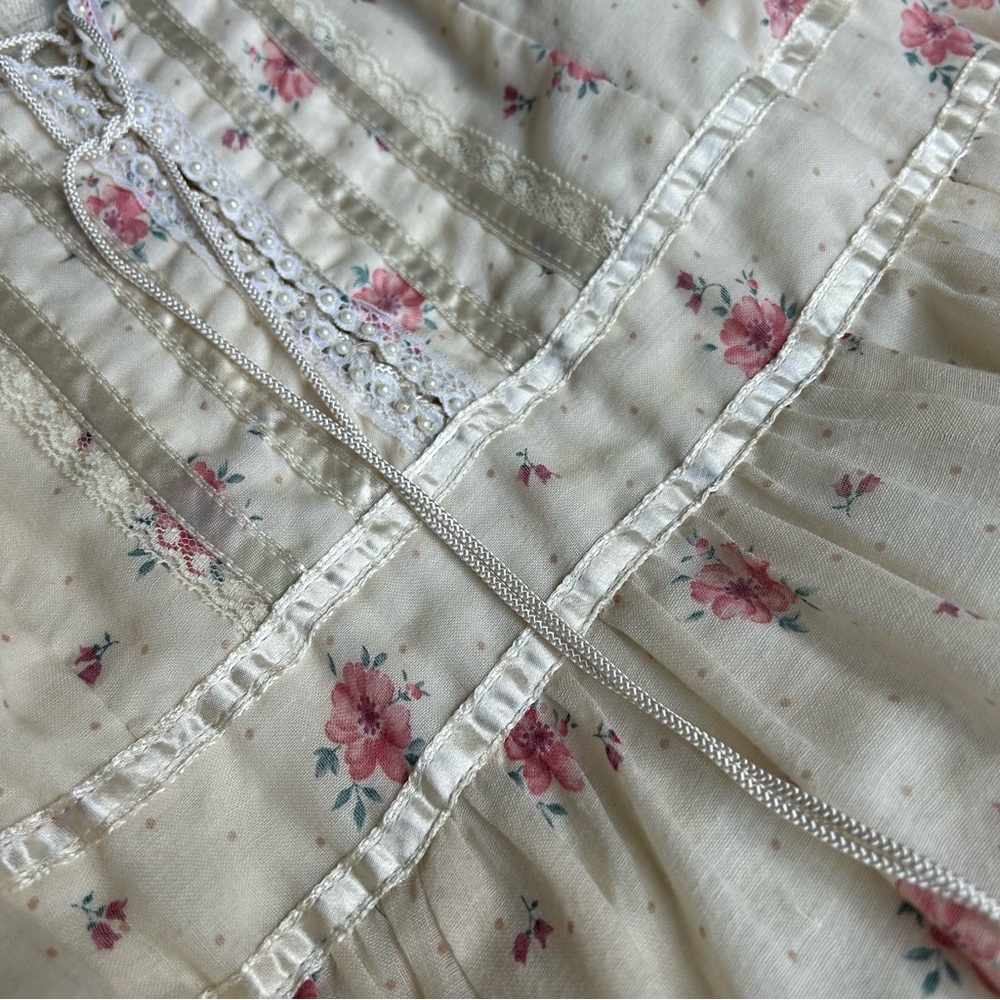Vintage 1981 Jessica McClintock for Gunne Sax ivory-sprigged prom dress - Picture 4 of 7